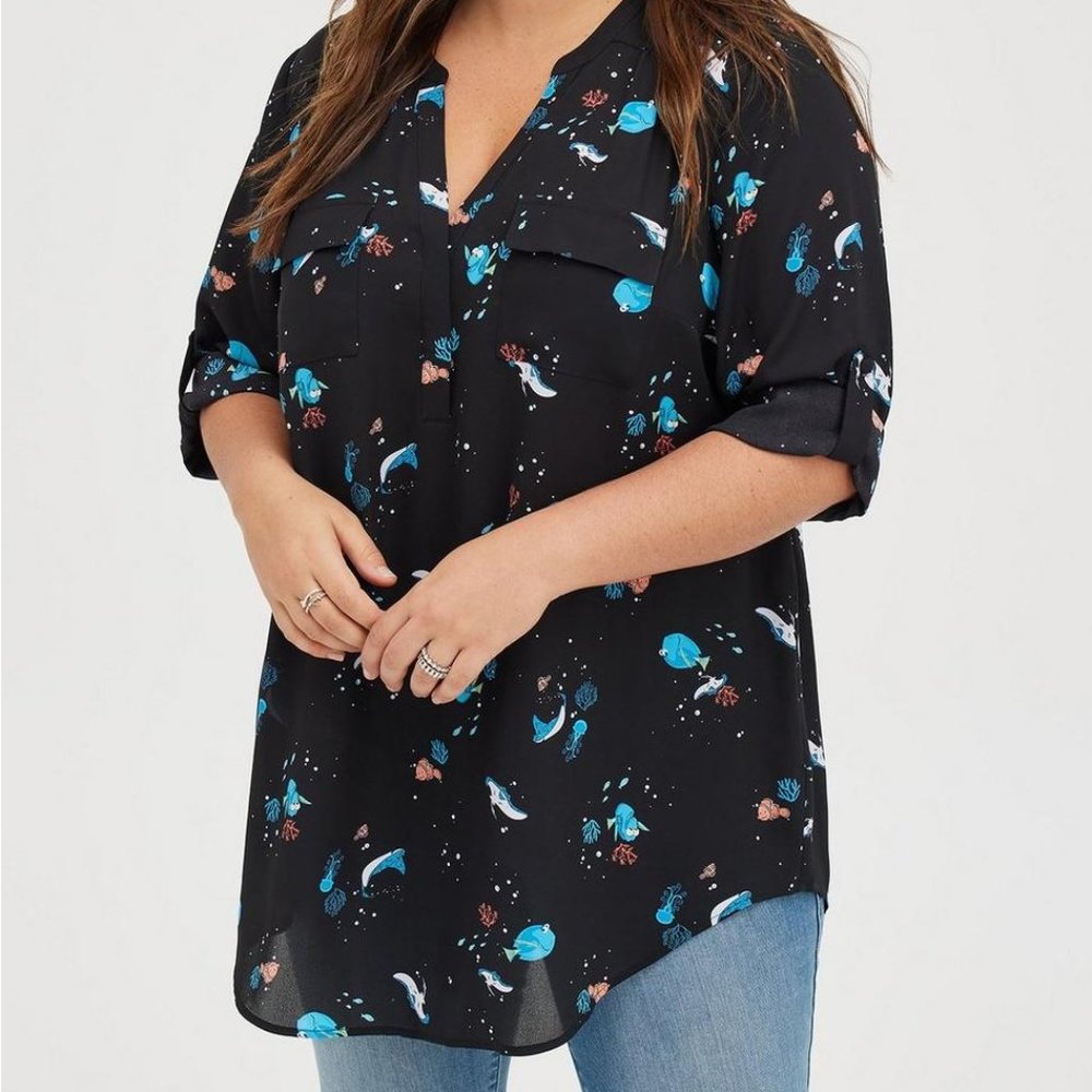 NWT Torrid Harper Style Pullover Tunic Shirt, Size 6, Finding Nemo, Disney Pixar